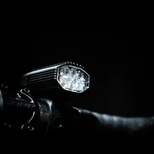 Переднє світло Lezyne LITE DRIVE 1200+ FRONT Чорний матовий 1200 люменів Y17 Переднє світло Lezyne LITE DRIVE 1200+ FRONT Чорний матовий 1200 люменів Y17