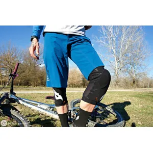 Захист коліна BLUEGRASS Solid D3O Knee Захист коліна BLUEGRASS Solid D3O Knee