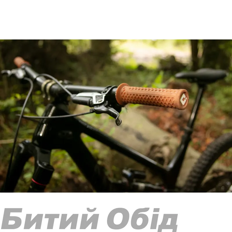 Грипсы ODI Vans v2.1 Lock-On MTB Closed End 135mm Red Checker