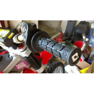 Мото гріпси ODI MX V2 Lock-On; Rogue Grip  Мото гріпси ODI MX V2 Lock-On; Rogue Grip