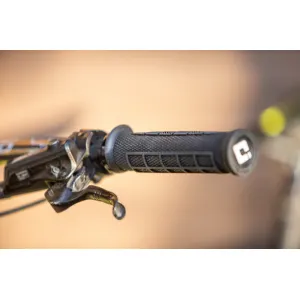 Грипсы ODI Elite PRO, V2.1 Lock On, Black w/Black Clamp, черные с черными замками