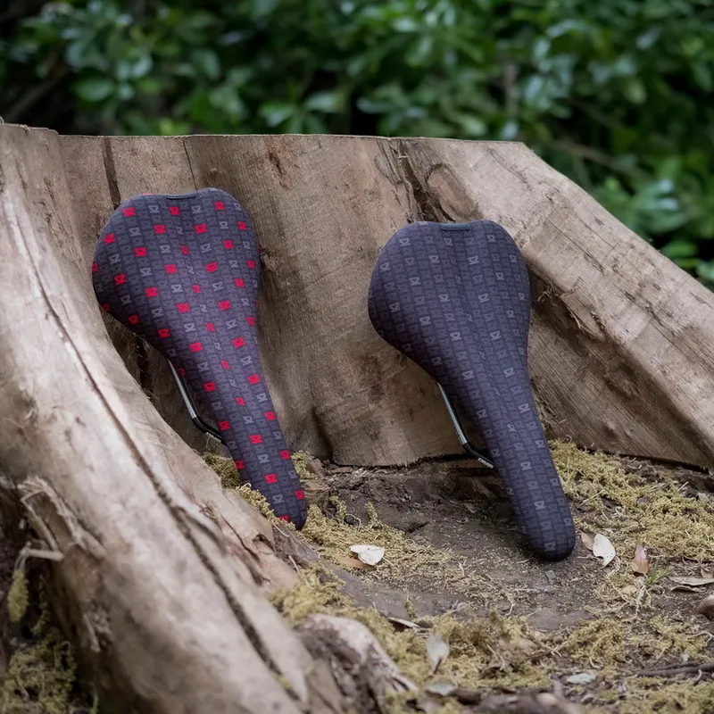 Велосипедное седло DMR SADDLE 25