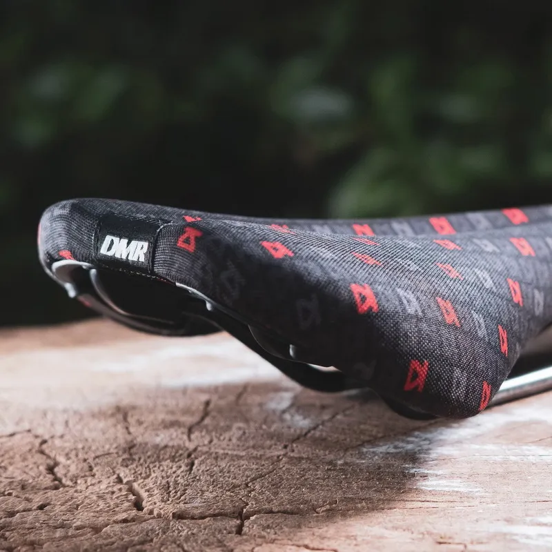 Велосипедное седло DMR SADDLE 25