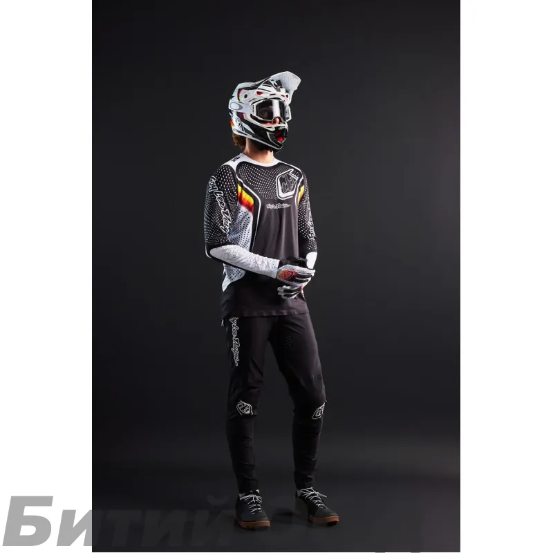 Вело шолом TLD D4 CARBON HELMET; [STEALTH BLACK]