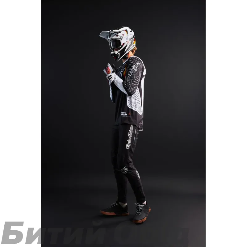 Вело шолом TLD D4 CARBON HELMET; [STEALTH BLACK]