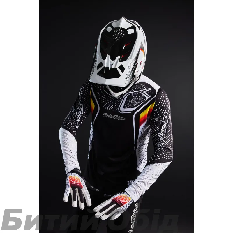 Вело шолом TLD D4 CARBON HELMET; [STEALTH BLACK]