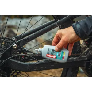 Смазка MOTUL Chain Lube Wet Road (0,100L)