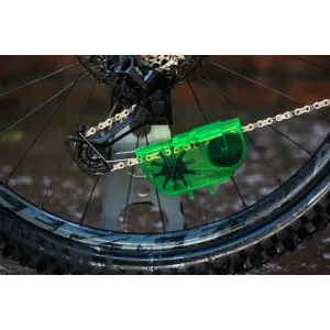 Инструмент для чистки цепи Juice Lubes Chain Cleaning Tool