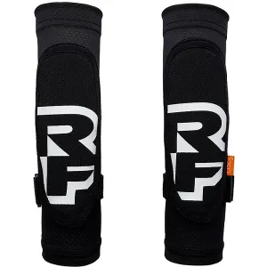 Захист ліктя RaceFace Sendy Elbow-Stealth Захист ліктя RaceFace Sendy Elbow-Stealth